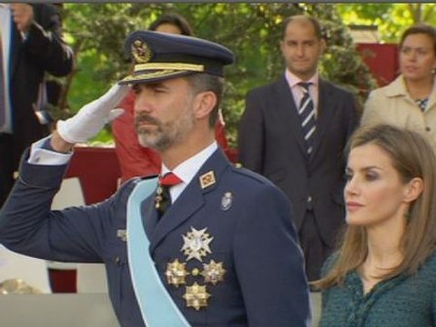 Felipe preside su primer desfile de la Hispanidad como Rey