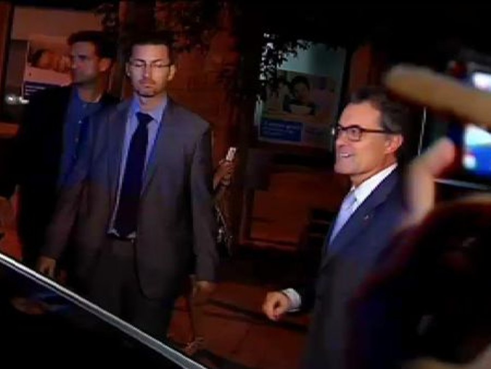 La reunión entre Mas y el bloque soberanista termina tarde y sin detalles del encuentro