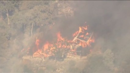 Télécharger la video: El incendio de California ha calcinado ya 1.000 hectáreas