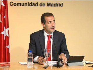 Ignacio González destituye al director general de Economía