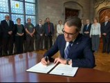 Artur Mas firma el decreto de convocatoria de la consulta soberanista en Cataluña.
