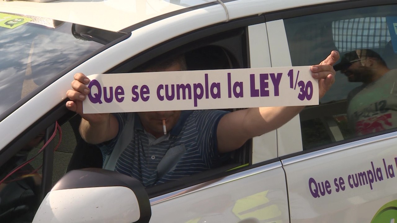 Taxistas de Barcelona comienzan una huelga de 48 horas