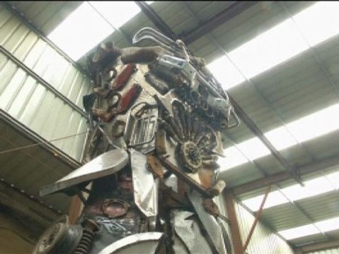 Un taller en China convierte coches en transformers