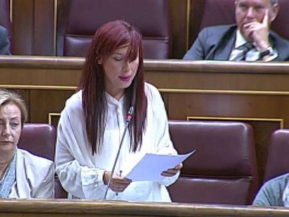 El PSOE amenaza a Báñez con perder su empleo para 2015