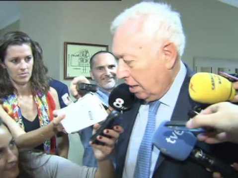 Margallo contesta al diputado del PNV que se preguntaba si el ministro pensaba el envío de tanques a Cataluña
