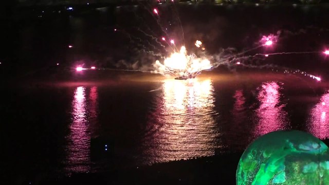 Le feu d'artifice de Bordeaux fête le fleuve 2019