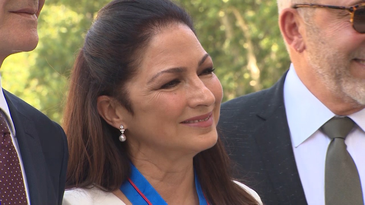 Gloria Estefan recibe la Medalla de Oro de las Bellas Artes