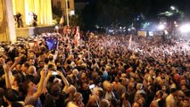 Gürcistan'da protestocular parlamentoyu kuşattı - TİFLİS