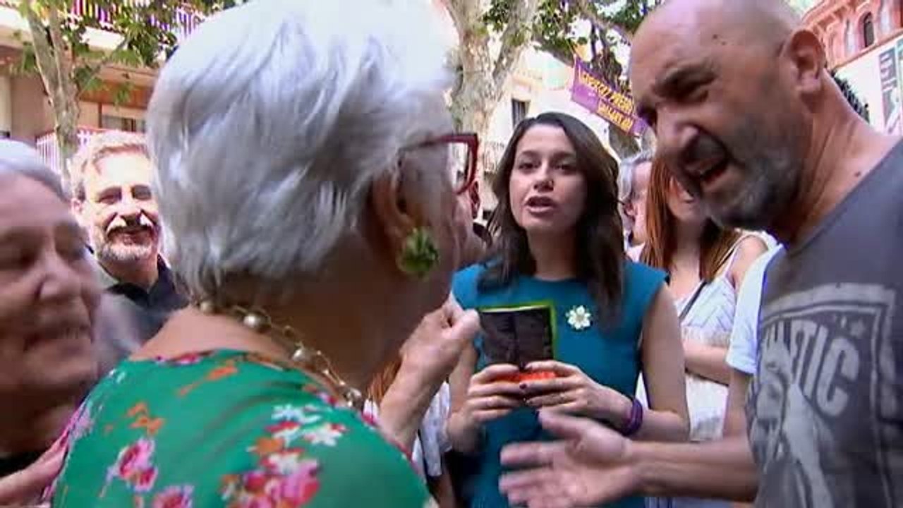 Inés Arrimadas abucheada e insultada en Canet de Mar
