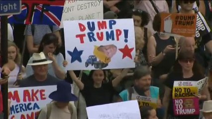 Un muñeco hinchable de Donald Trump sobrevuela el cielo de Londres