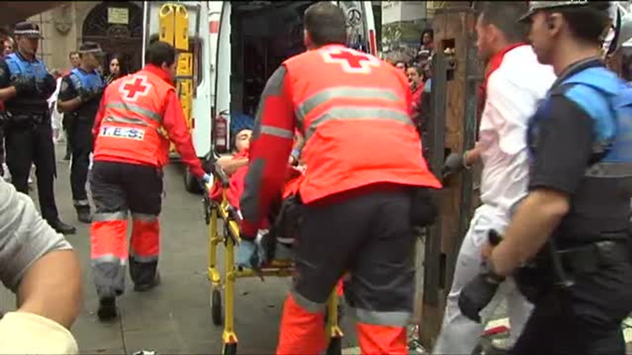 Un corneado en el penúltimo encierro de San Fermín