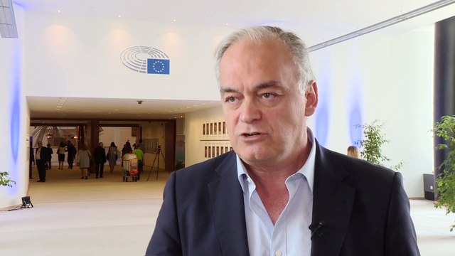 González Pons pide lista única para buscar posición intermedia