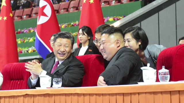 北, 시진핑 방북 보도... 북중 관계 발전, 평화·안정에 유리 / YTN