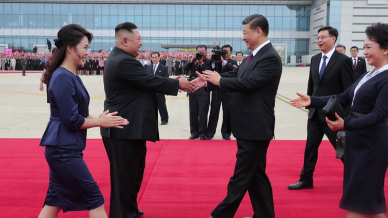 北, 시진핑 방북 보도..."북중 관계 발전, 평화·안정에 유리" / YTN