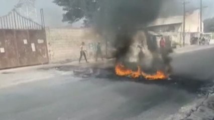 Descargar video: Violentas protestas en Haití por la subida del precio de los combustibles