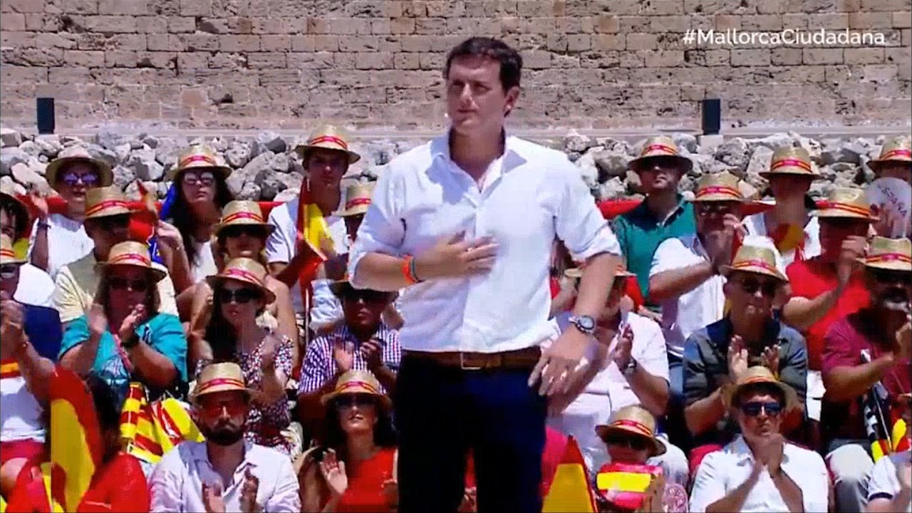 Rivera acusa a los independentistas de "liquidar España"