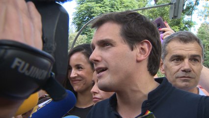 Rivera apoya al colectivo LGTBI con su presencia en el Orgullo 2018