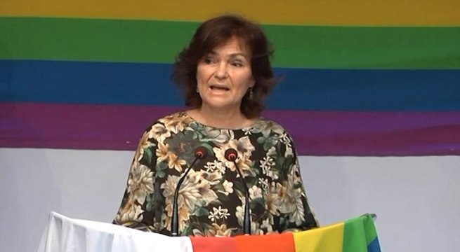 Carmen Calvo recibe a las delegaciones LGTBI del PSOE