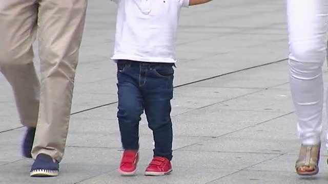 Los padres disfrutarán de cinco semanas de permiso de paternidad