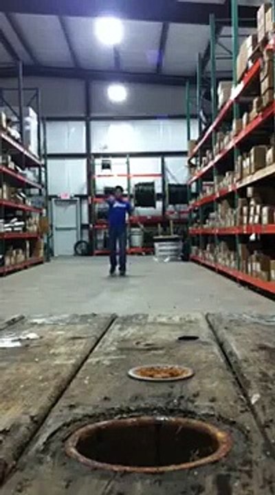 Baseball : ce lanceur prend la balle en pleine tête ! Homerun !