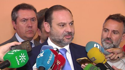 Fomento destaca el funcionamiento "normal" de los aeropuertos