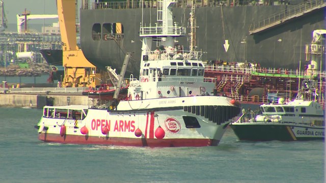 El Open Arms con 60 migrantes a bordo llega a Barcelona