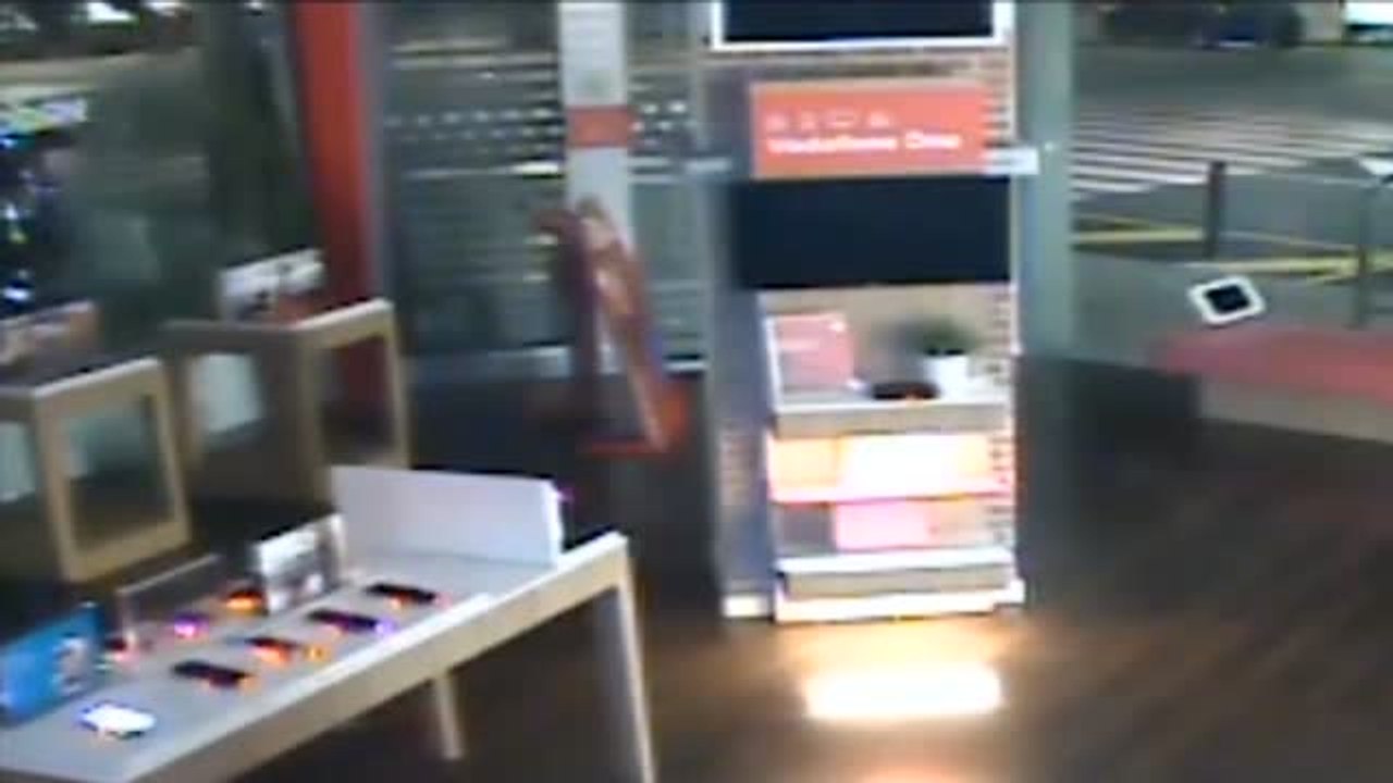 Detenida una peligrosa banda de ladrones de tiendas de lujo y móviles en Cataluña