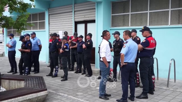 RTV Ora - Tri bashki në luftë për KZAZ, hyrje me dhunë në Bajram Curri