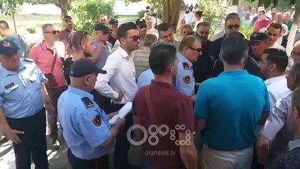 RTV Ora - "Keni afat deri në orën 16:00, nëse e mbroni hallall", tensione edhe në KZAZ -në e Kavajës