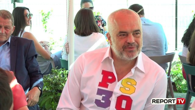 Sulmi i KZAZ ve nga opozita Rama Revolucion imagjinar me bashkitë blu! Asgjë e paparashikuar