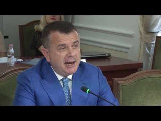 Balla: Iliri t’i bërtasë pak Monës - News, Lajme - Vizion Plus