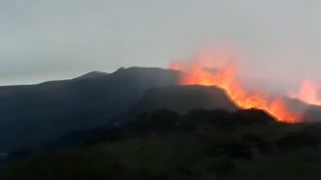 Alerta naranja en las Islas Galápagos tras la entrada en erupción del volcán Sierra Negra