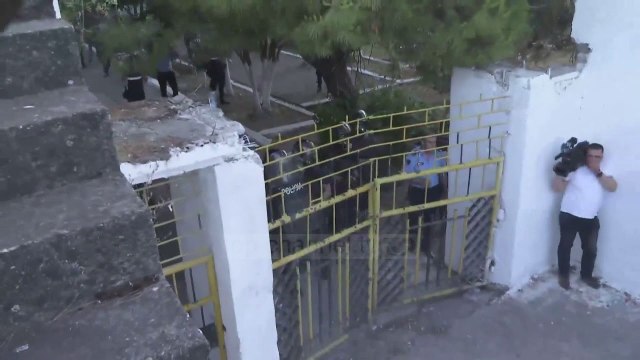 Dhunë në KZAZ-në e Kavajës, përplasje mes policisë dhe militantëve të opozitës