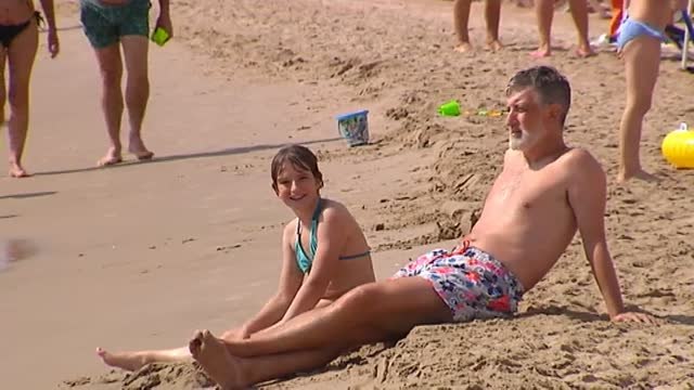 Inquietud en las playas levantinas por la medusa carabela portuguesa