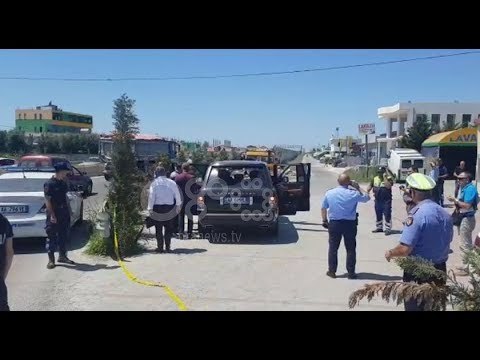 RTV Ora - Durrës: Julian Meçaj i shpëton atentatit, makina i bëhet shosh nga plumbat