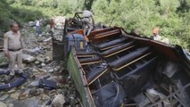 Al menos 44 muertos y 17 heridos en un accidente de autobús en la India