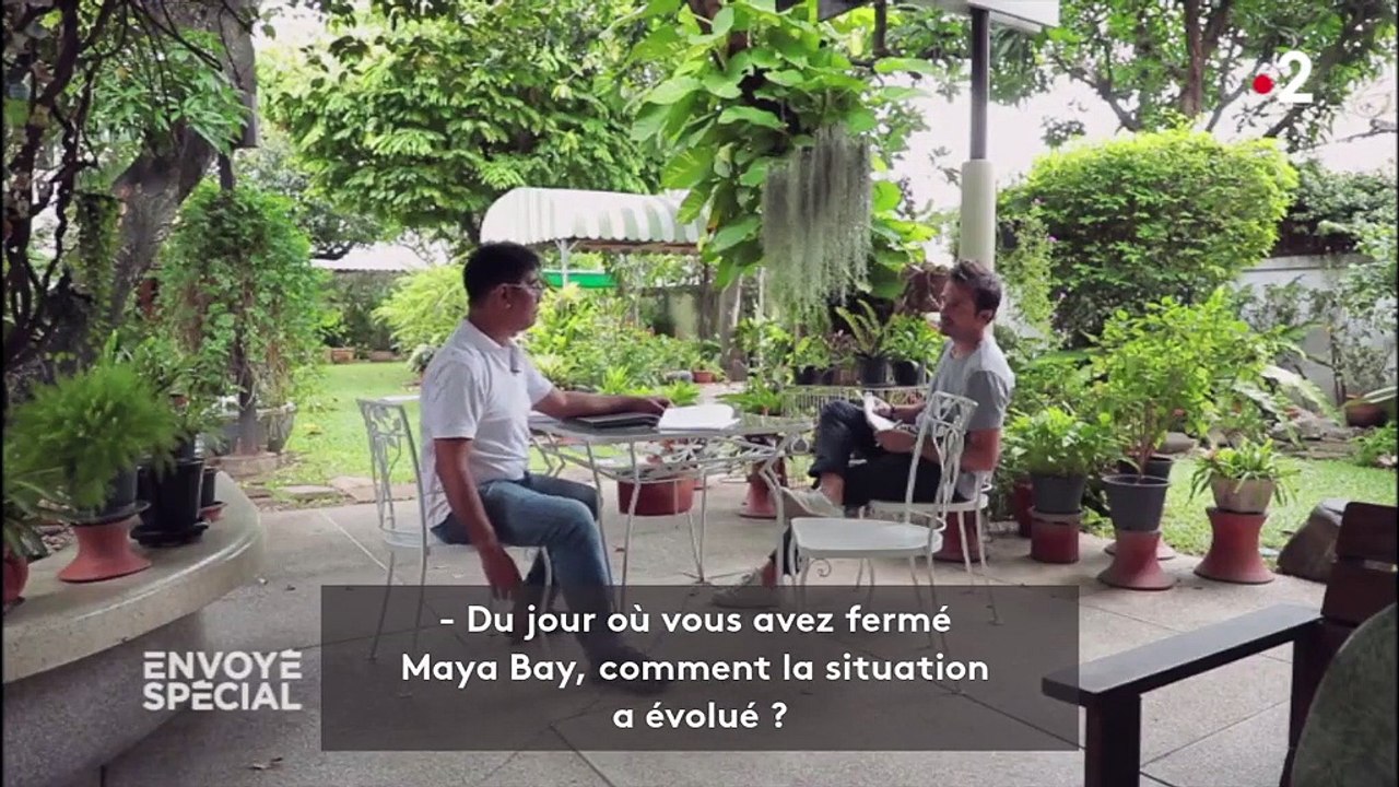 En fermant "La Plage" du film avec Leonardo DiCaprio, "on est passé de 5 000 touristes par jour... à 60 requins !"