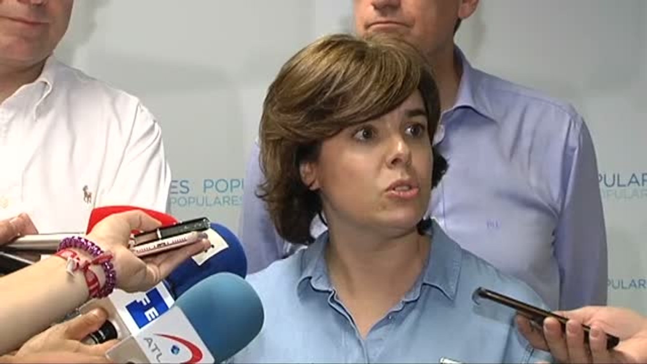 Sáenz de Santamaría: "A Pedro Sánchez le han regalado el Gobierno de España y él está dispuesto a regalar España a los independentistas"