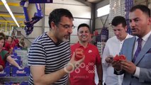 RTV Ora - Ministri Çuçi në Lushnje, domatja në vend të parë për eksport