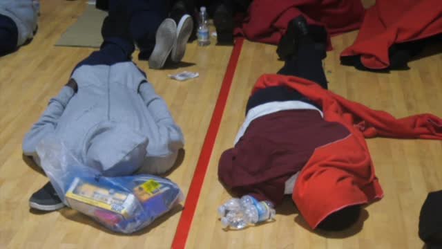 La oleada de pateras obliga a habitlitar pabellones municipales para atender a los inmigrantes