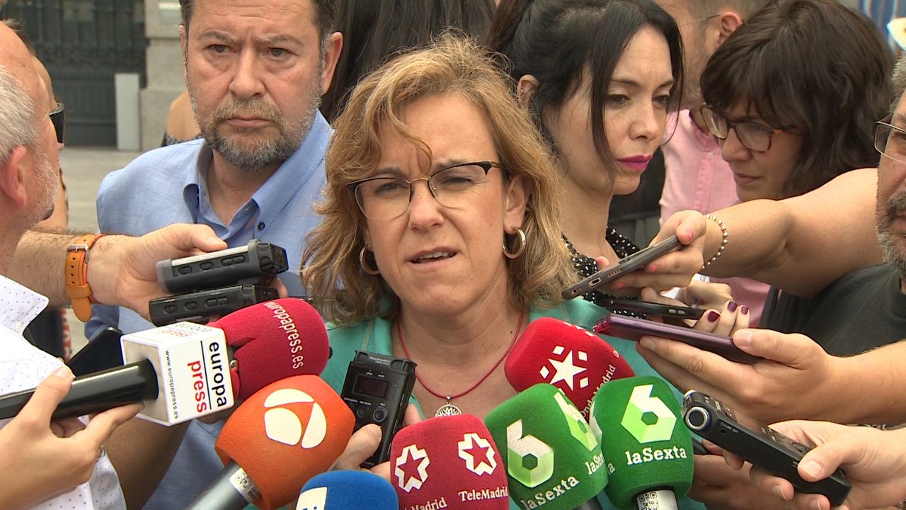 PSOE dice que despliegue de bandera es "símbolo de compromiso"