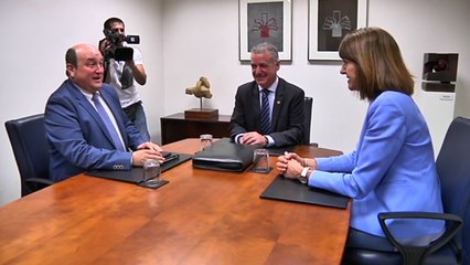 Urkullu informa a PNV y PSE de su reunión con Sánchez