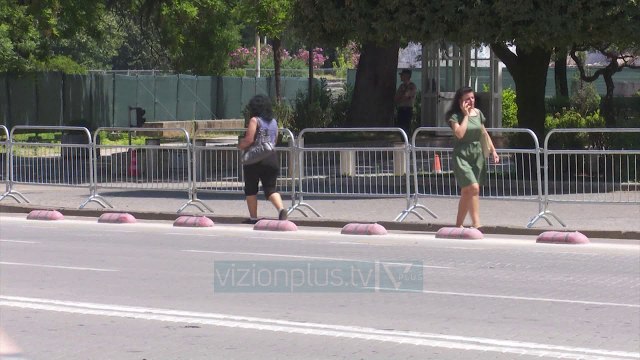 Protesta e opozitës, policia “blindon” institucionet - News, Lajme - Vizion Plus