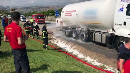 (TEKRAR) Kırıkkale'de LPG tankerinde yangın