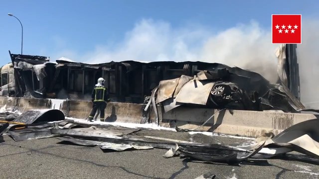 Un herido grave en un accidente entre un trailer y un coche