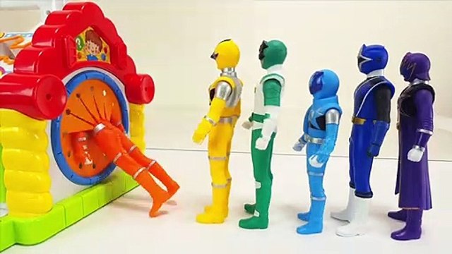 Power Rangers Go into Box Learning Colors Super Hero Toys for Funny Kids Movie