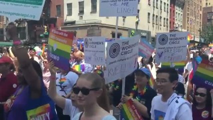 Nueva York celebra el Orgullo Gay bajo el lema "Desafiantemente diferente"
