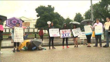 Un grupo de activistas pide a Trump el final del hostigamiento a los migrantes