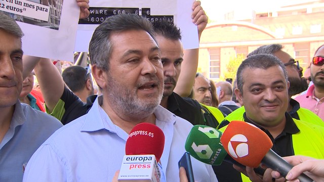 Taxistas apoyan a Podemos tras la demanda de Cabify