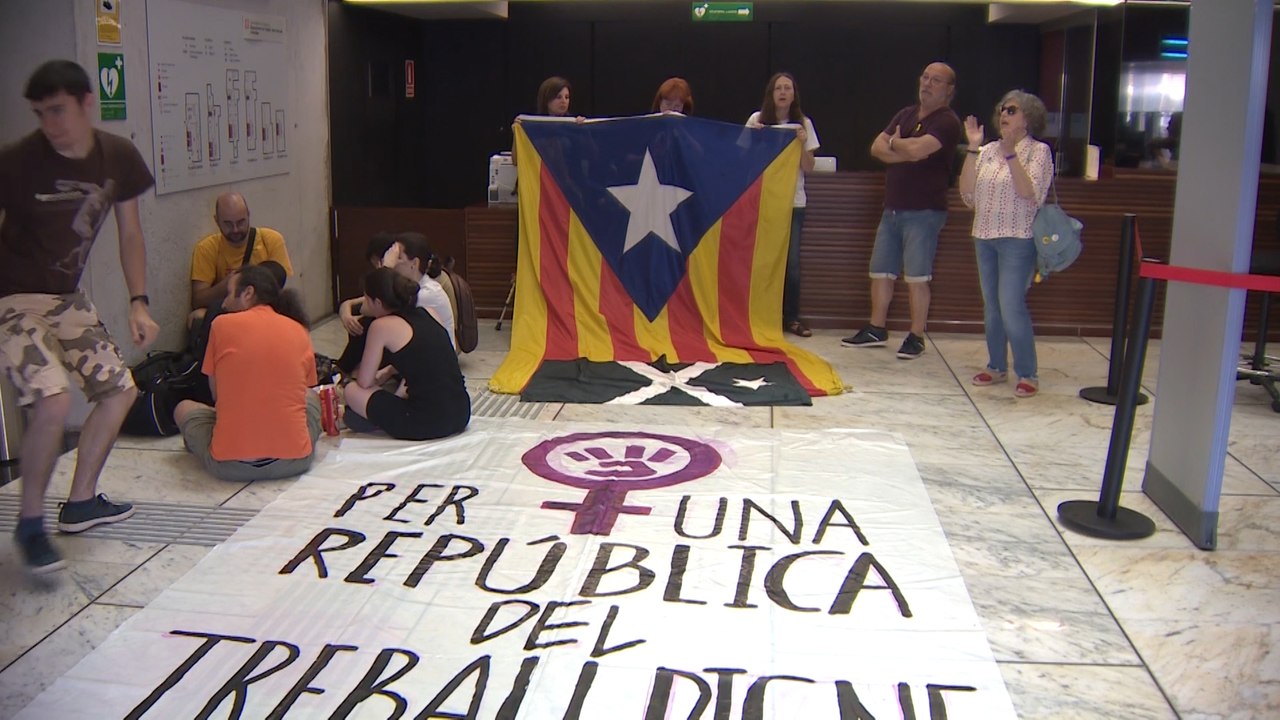 CDR ocupa la sede de la Consejería de Trabajo